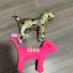 Gold and Pink vs dogs